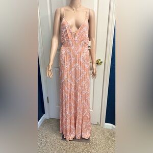 SO Floral Peach and White Maxi Dress